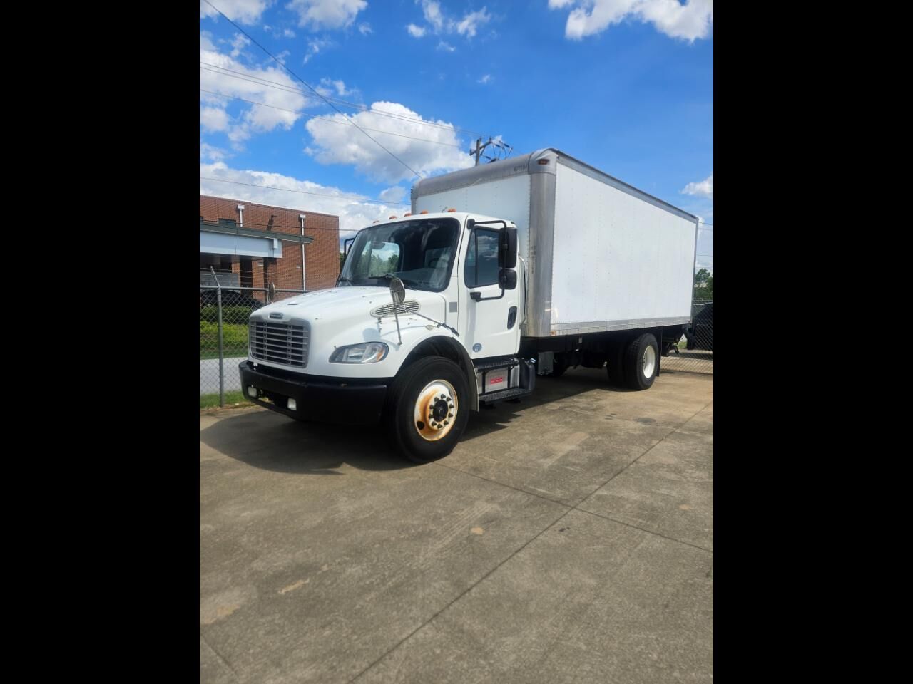2014 FREIGHTLINER M2