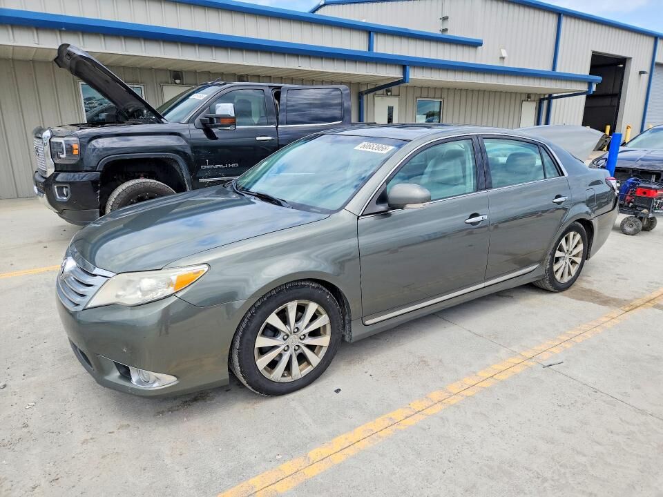 2011 TOYOTA Avalon