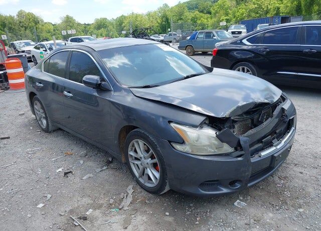 2010 NISSAN Maxima