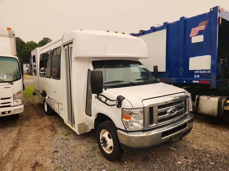 2018 FORD E-350
