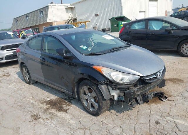 2013 HYUNDAI Elantra