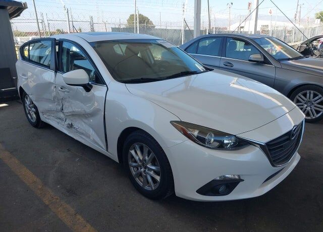 2016 MAZDA Mazda3
