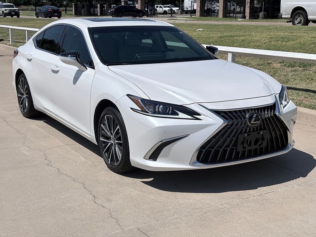 2025 LEXUS ES