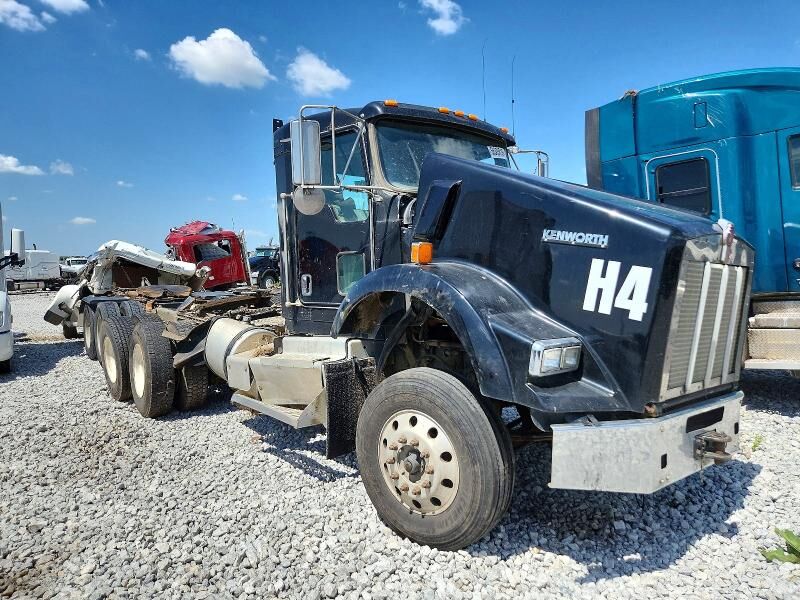 2015 KENWORTH T8 Series