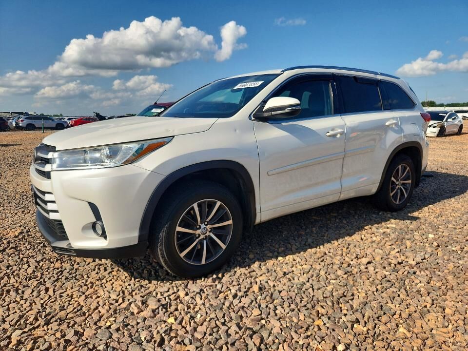 2017 TOYOTA Highlander