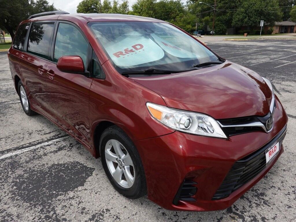 2018 TOYOTA Sienna