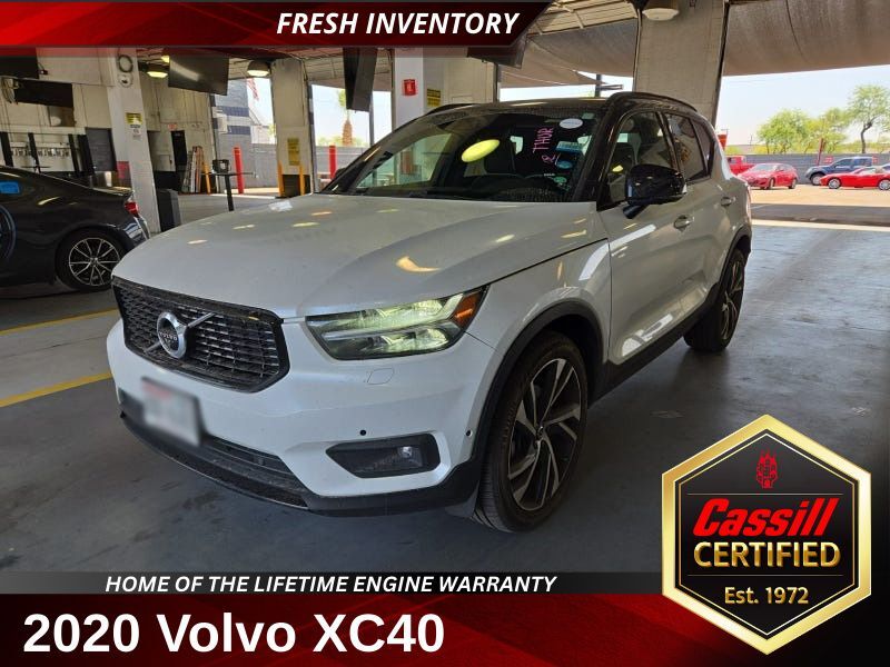2020 VOLVO XC40