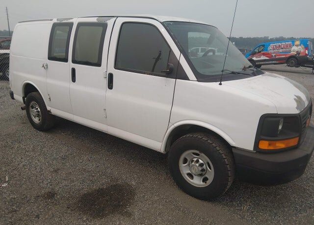 2011 CHEVROLET Express