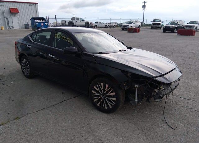 2023 NISSAN Altima
