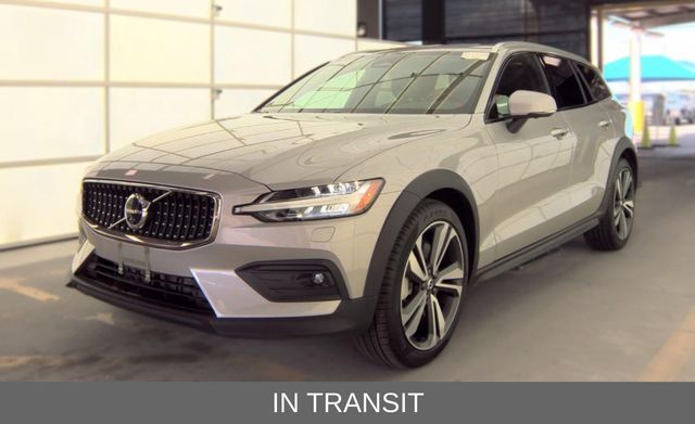 2025 VOLVO V60CC