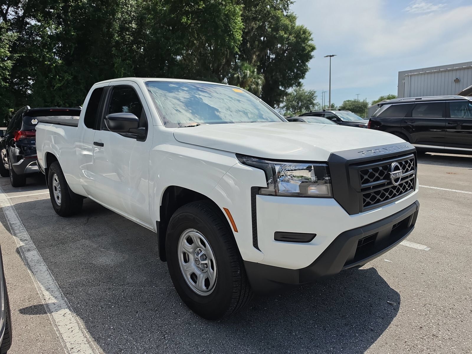 2023 NISSAN Frontier