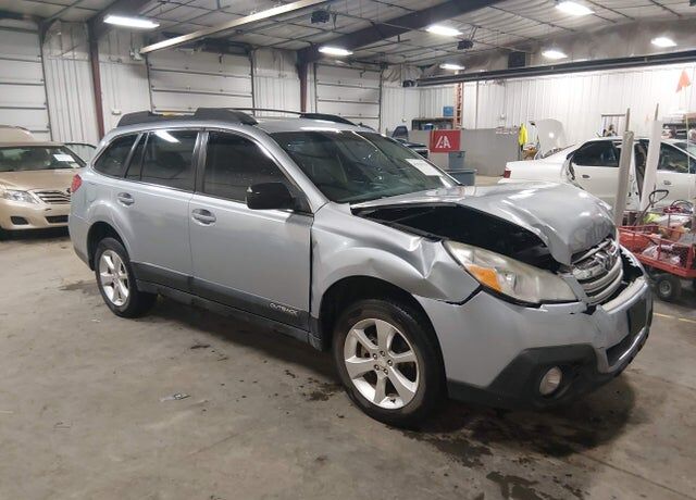 2014 SUBARU Outback