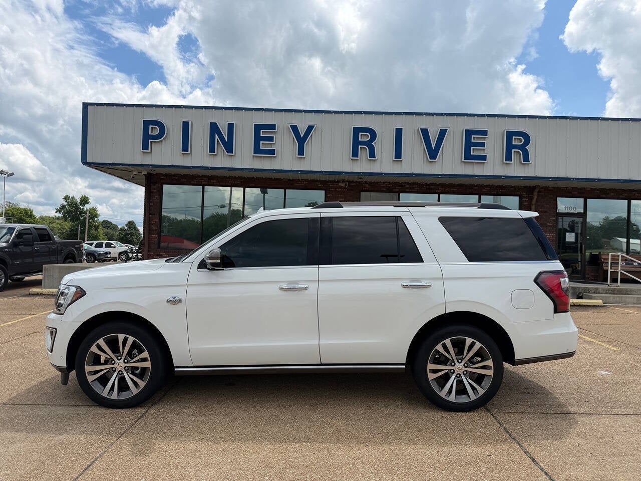 2020 FORD Expedition