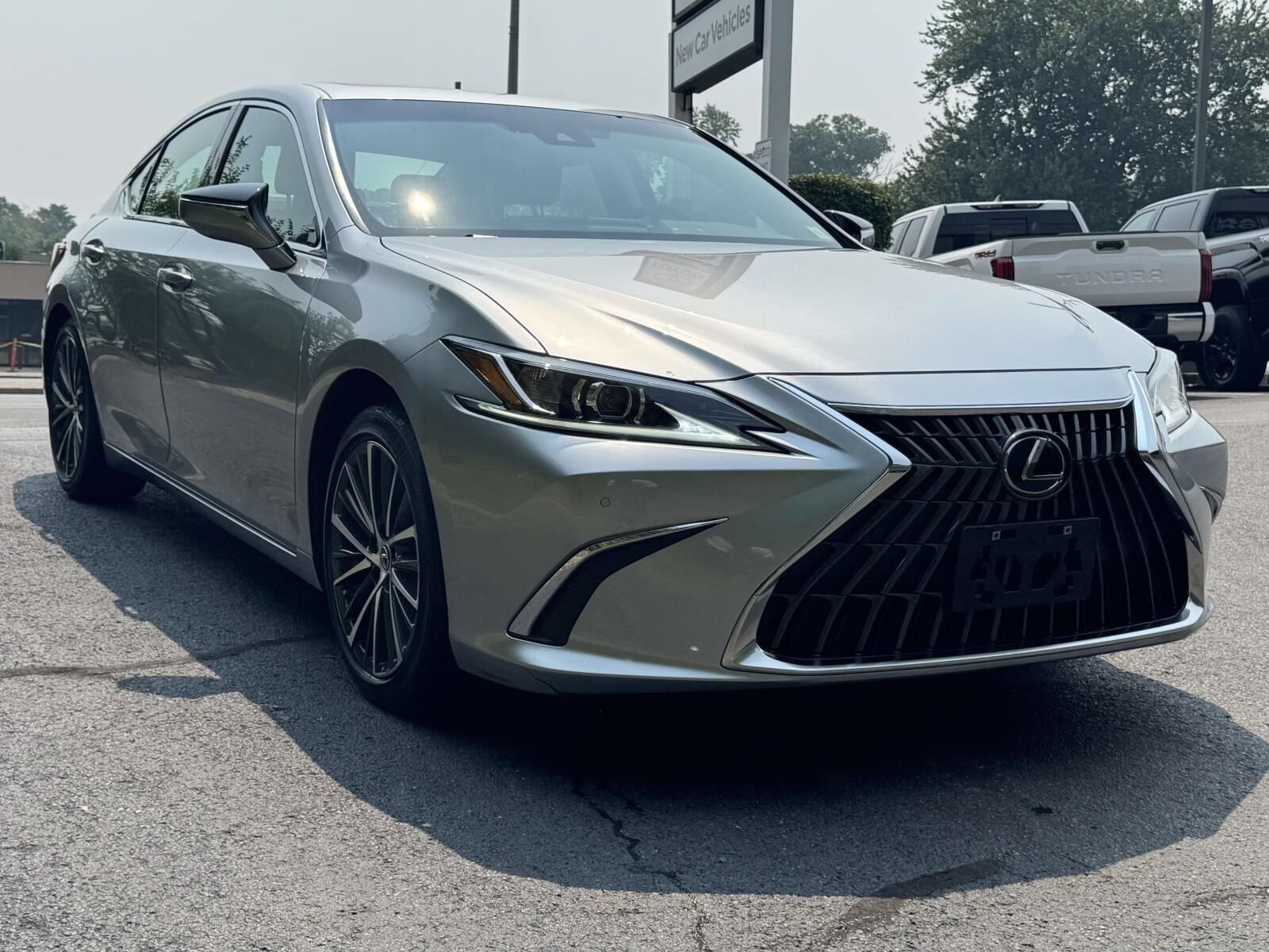2022 LEXUS ES