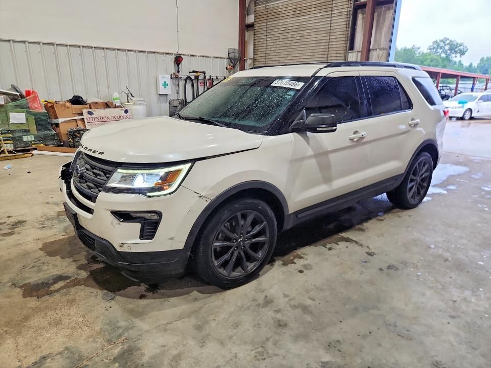2018 FORD Explorer