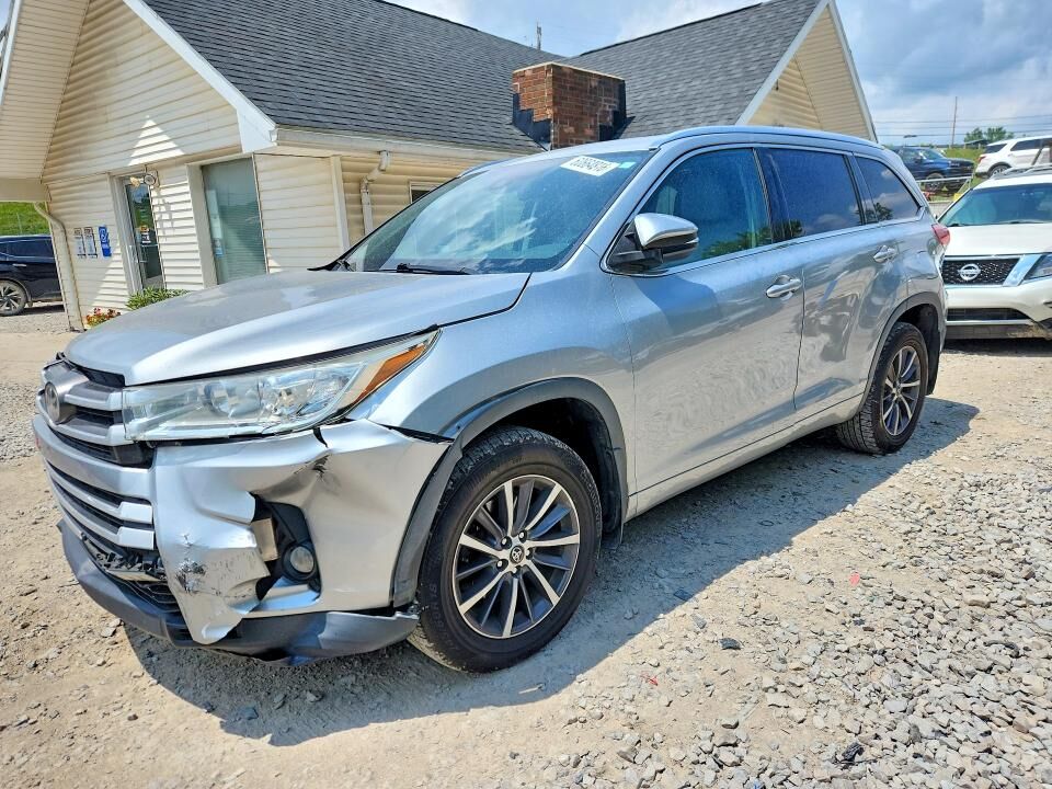 2017 TOYOTA Highlander