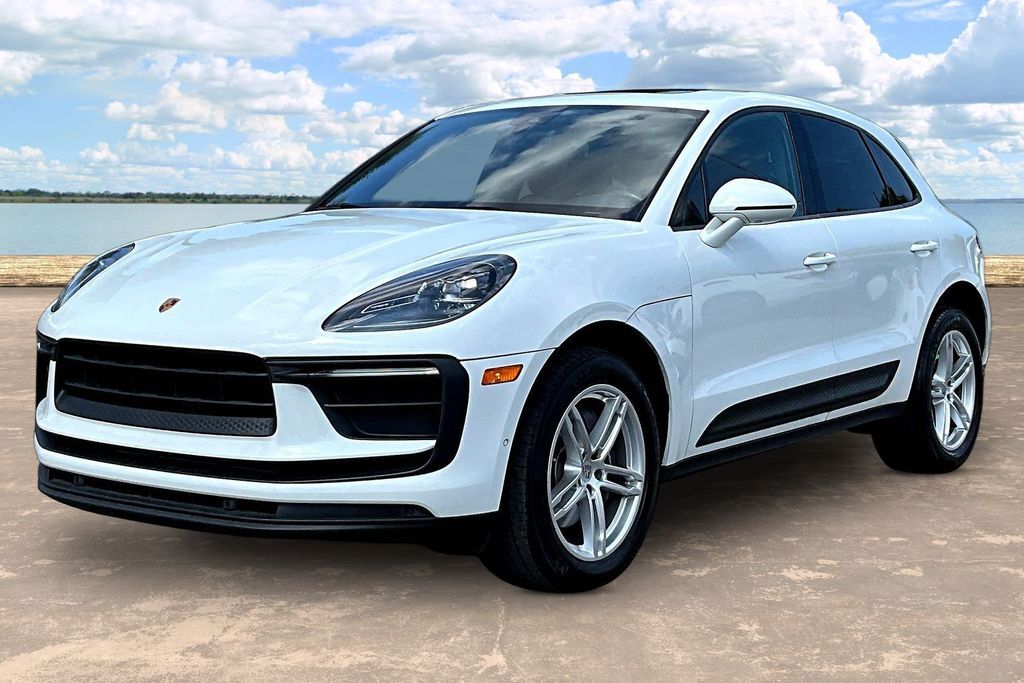 2022 PORSCHE Macan