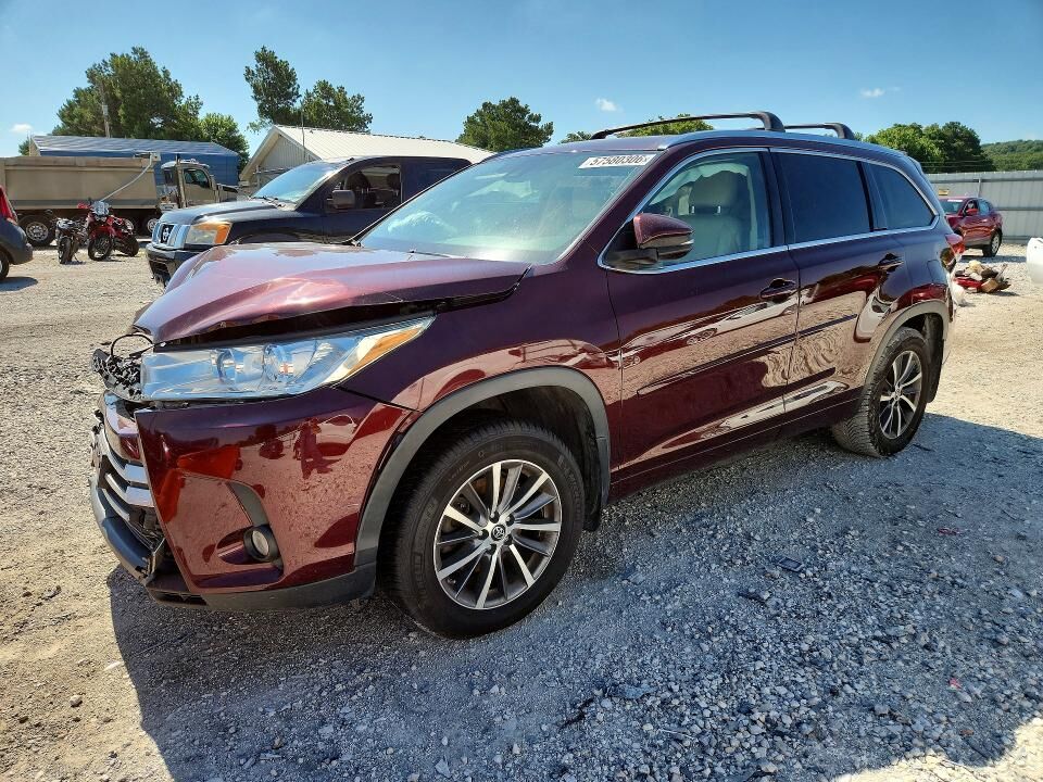 2018 TOYOTA Highlander