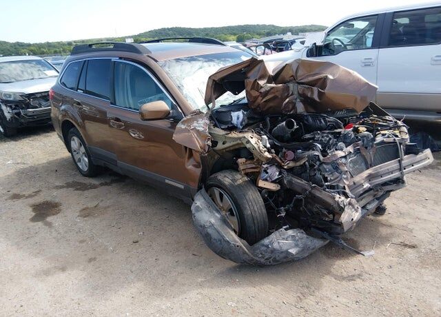 2011 SUBARU Outback