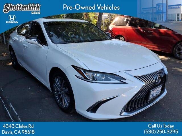 2021 LEXUS ES