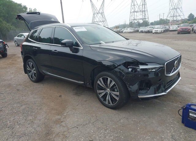 2022 VOLVO XC60
