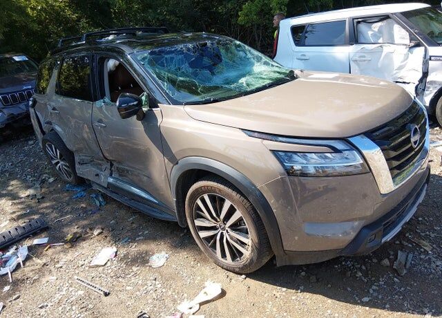 2023 NISSAN Pathfinder