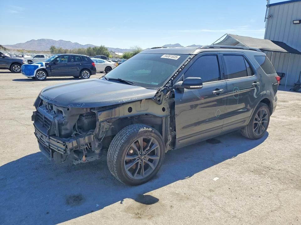 2017 FORD Explorer