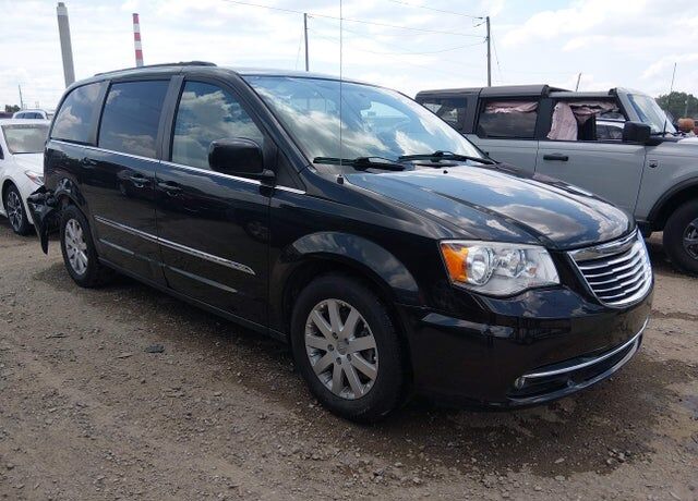2015 CHRYSLER Town and Country