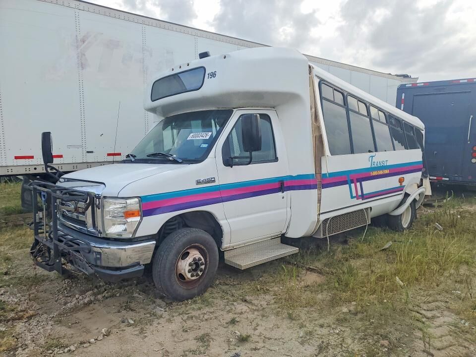 2019 FORD E-450