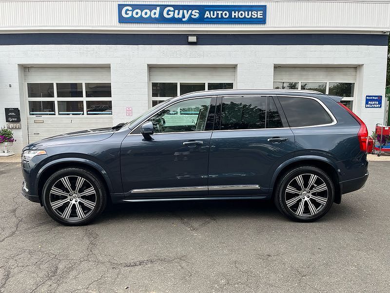 2022 VOLVO XC90