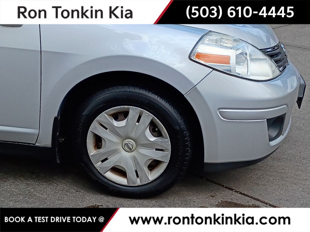 2011 NISSAN Versa