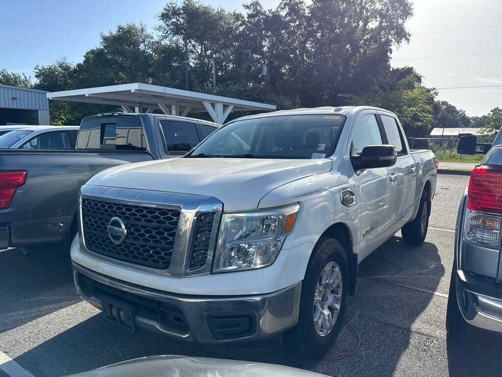 2017 NISSAN Titan
