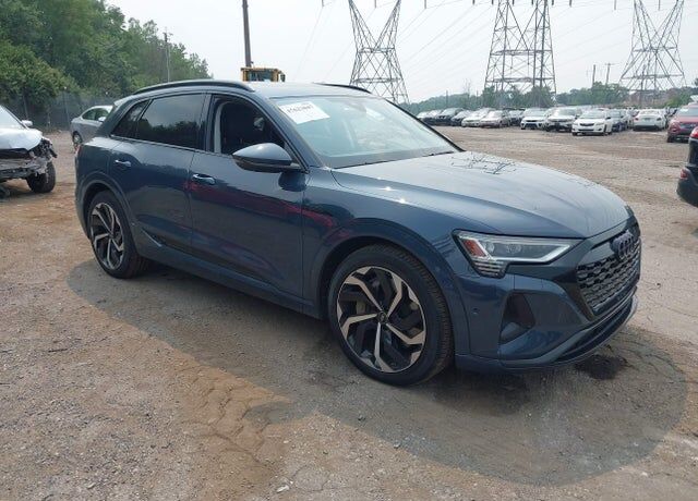 2024 AUDI Q8