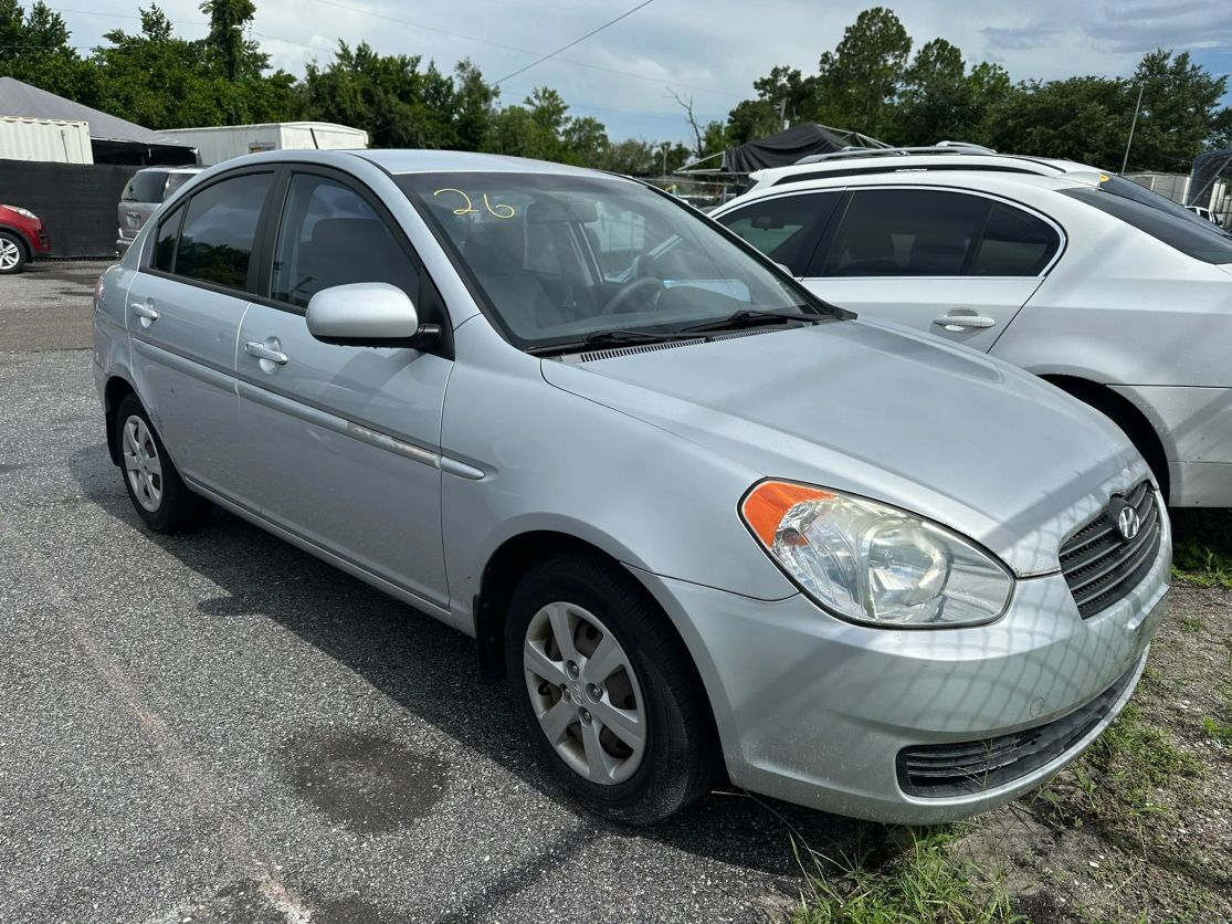 2010 HYUNDAI Accent