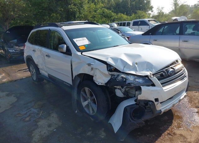 2014 SUBARU Outback