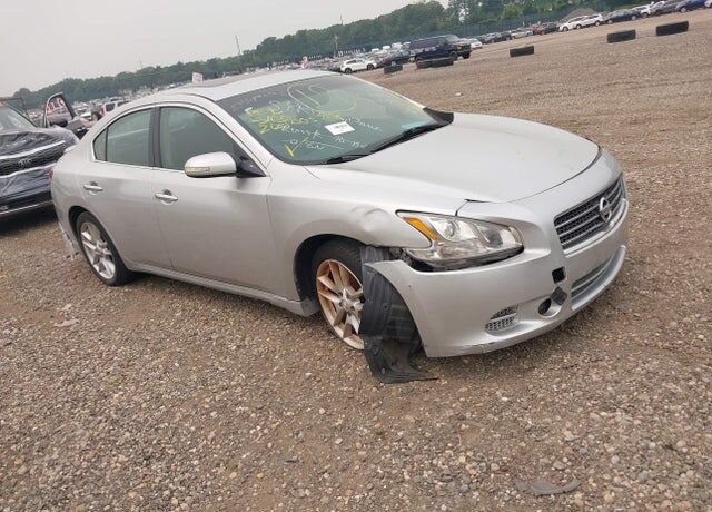 2010 NISSAN Maxima
