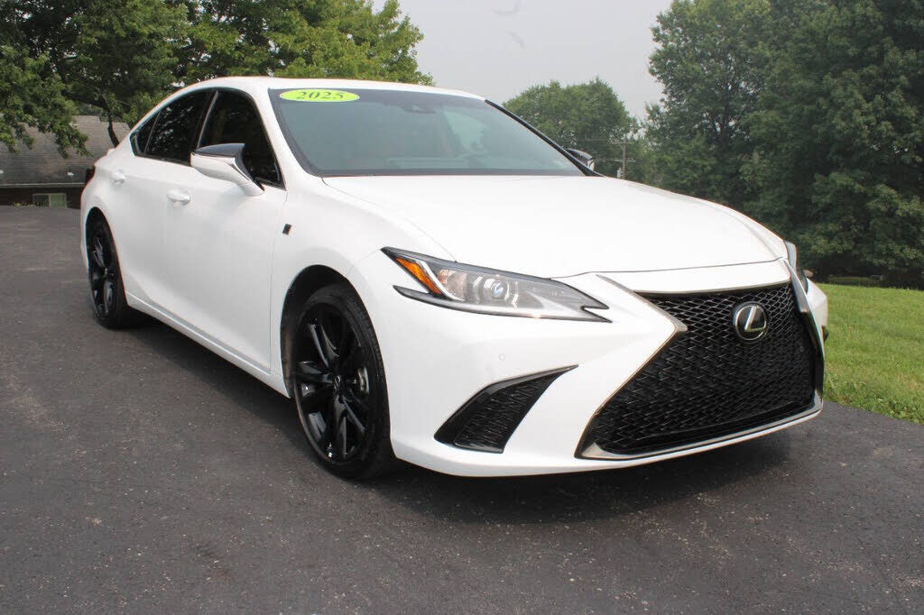 2025 LEXUS ES