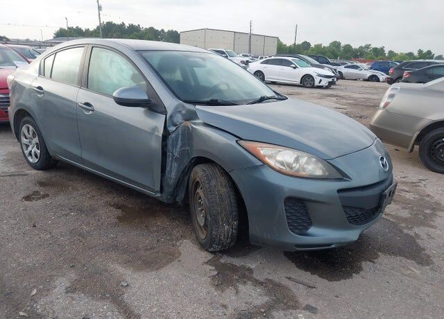 2013 MAZDA Mazda3
