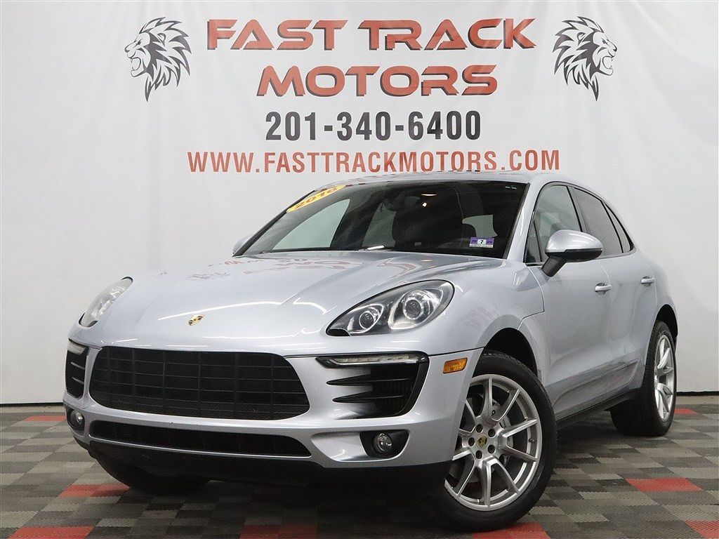 2016 PORSCHE Macan