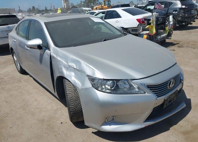 2015 LEXUS ES
