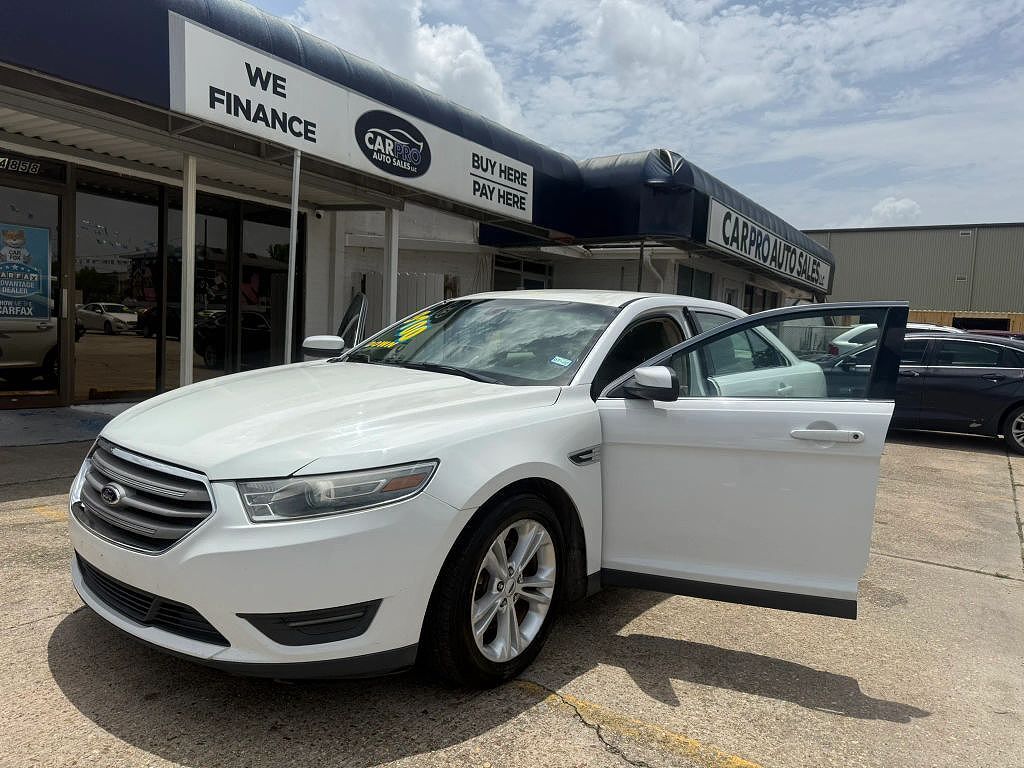 2013 FORD Taurus