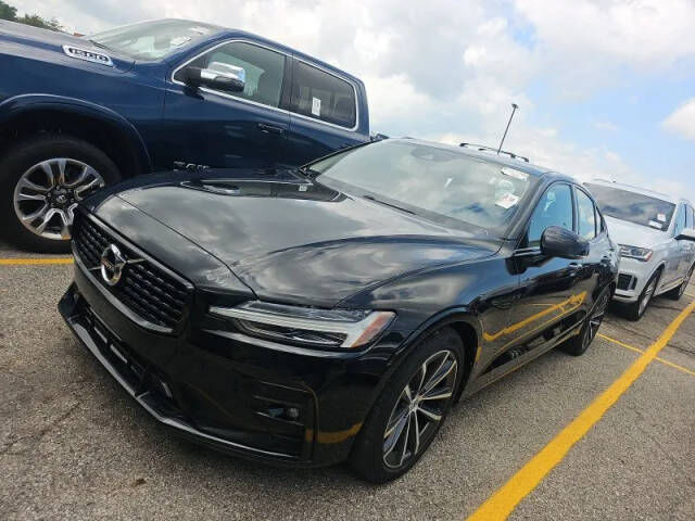 2021 VOLVO S60