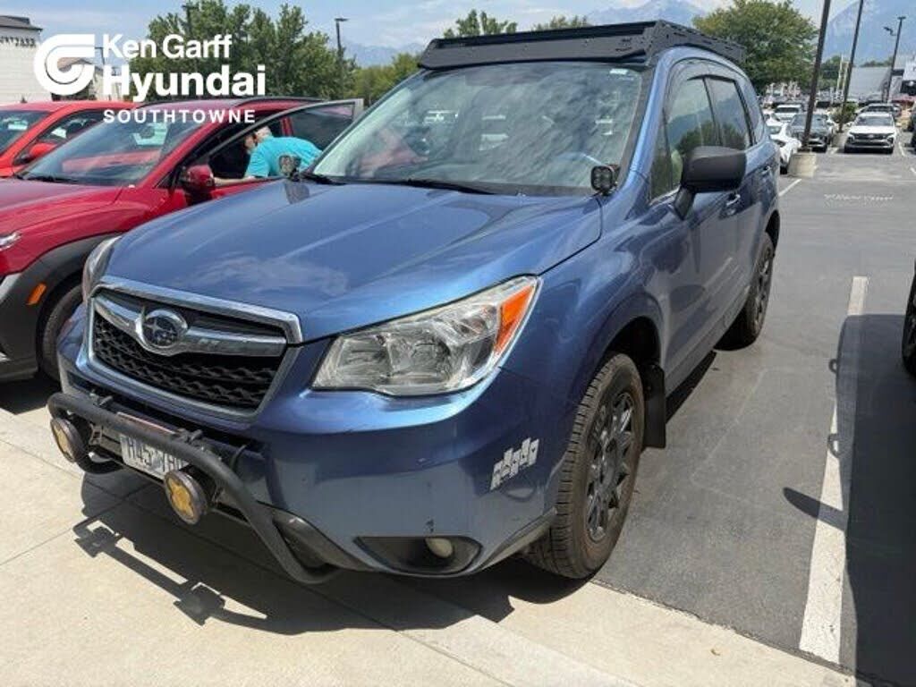 2016 SUBARU Forester