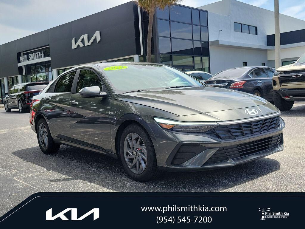 2024 HYUNDAI Elantra