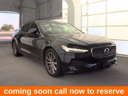 2017 VOLVO S90