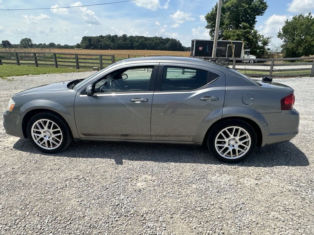 2013 DODGE Avenger