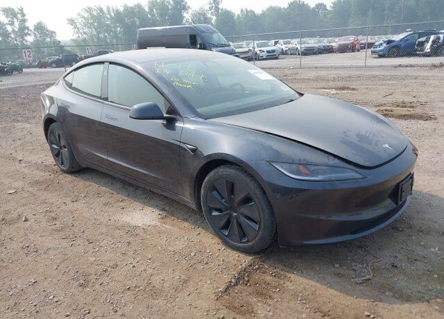 2025 TESLA Model 3