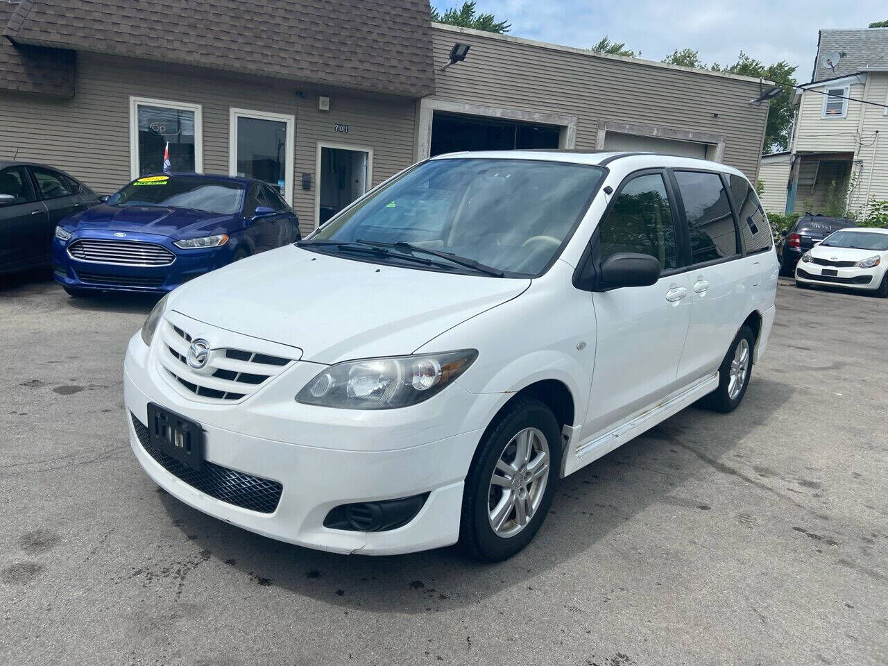 2004 MAZDA MPV