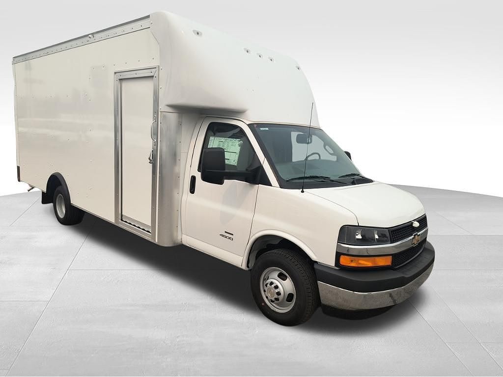2026 CHEVROLET Express