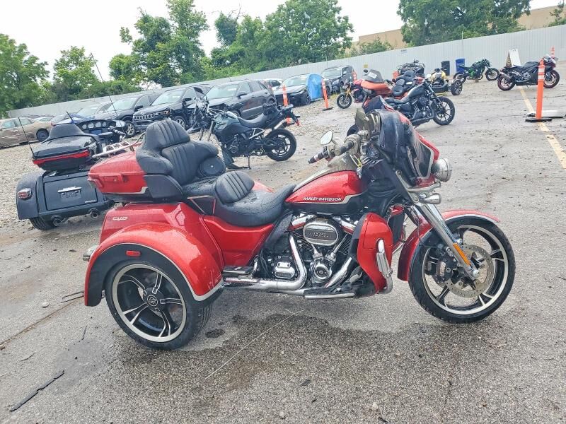 2021 HARLEY DAVIDSON FLHTCUTGSE  / CVO Tri Glide